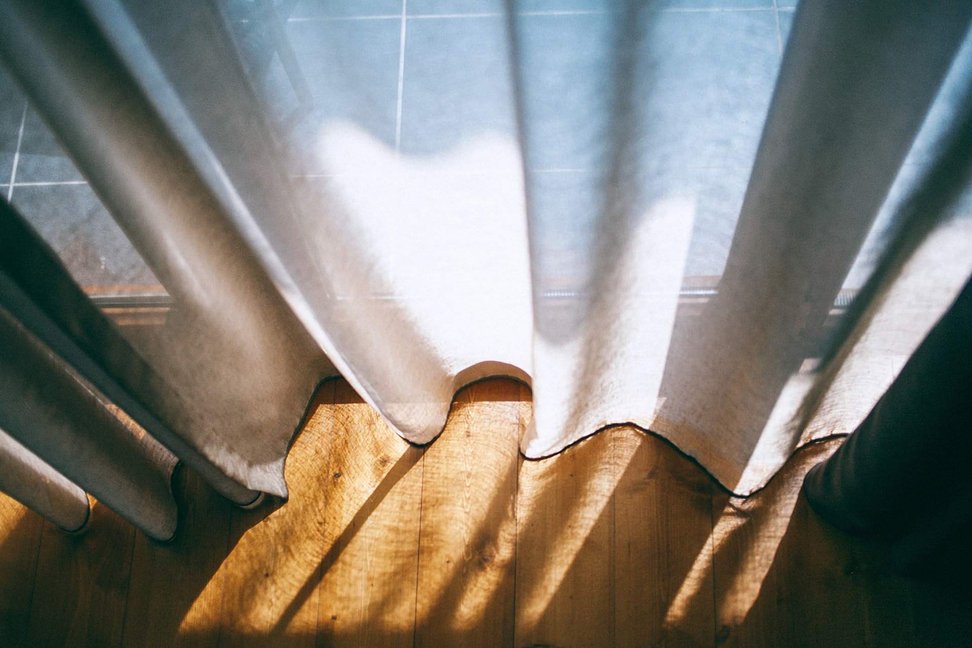 how to start a curtain business