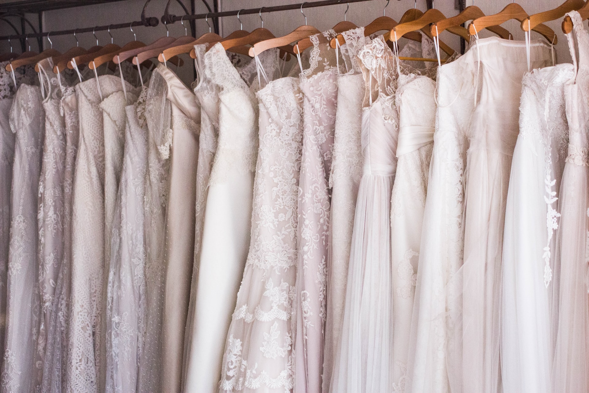 how to start a wedding dress rental business