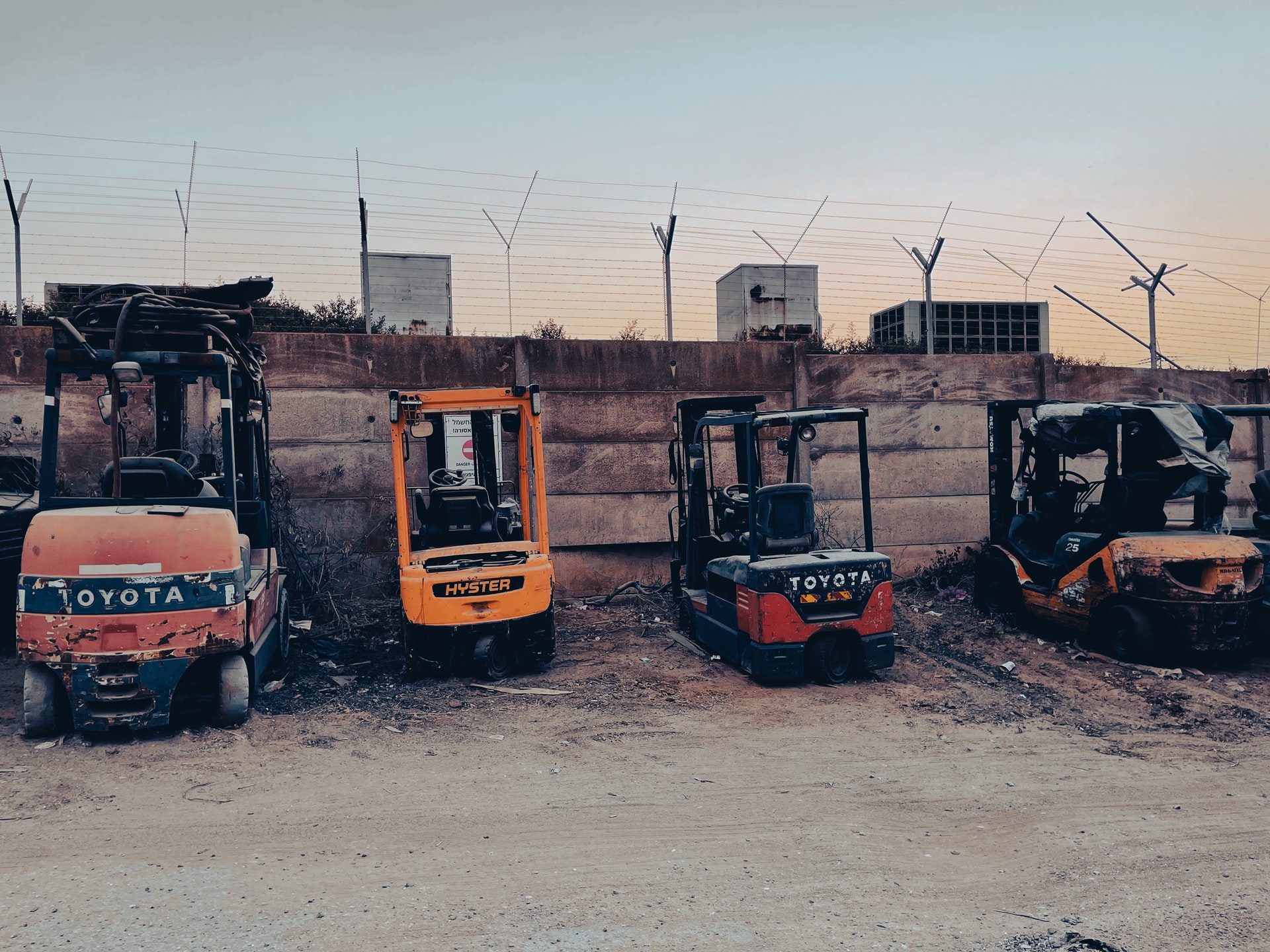 how to start a forklift rental business
